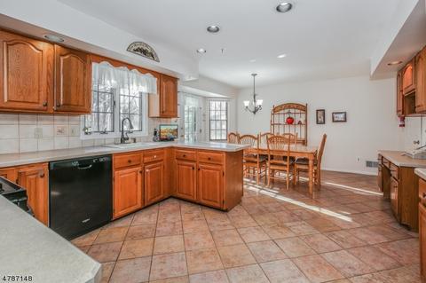 1 Peter Dr, Hackettstown, NJ 07840 photo 6