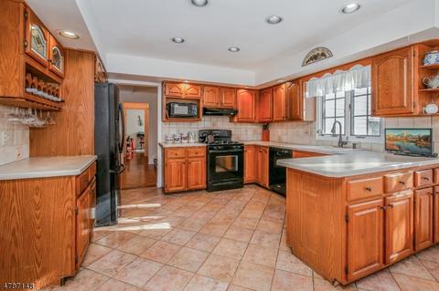 1 Peter Dr, Hackettstown, NJ 07840 photo 5