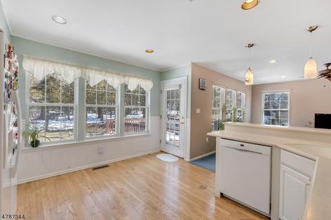 66 Rock Rd, Wayne, NJ 07470 photo 2