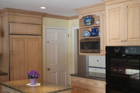141 Maple Ave, Berkeley Heights, NJ 07922 photo 8