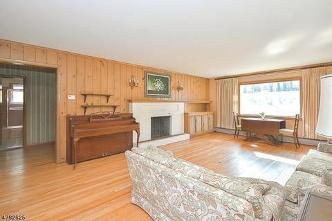 123 Macdonald Dr, Wayne, NJ 07470 photo 2