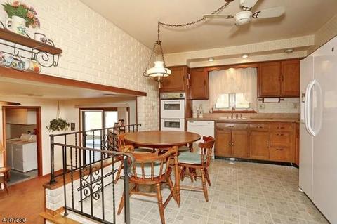 90 Kiwanis Dr, Wayne, NJ 07470 photo 9