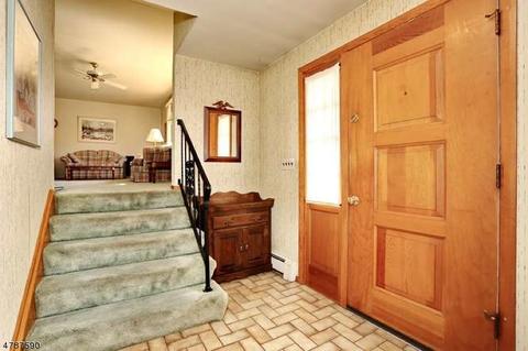 90 Kiwanis Dr, Wayne, NJ 07470 photo 3