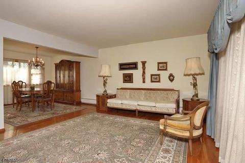172 Kennedy Ct, Paramus, NJ 07652 photo 5