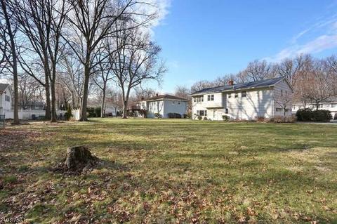 172 Kennedy Ct, Paramus, NJ 07652 photo 19