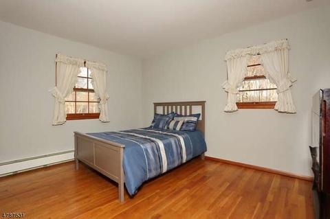 172 Kennedy Ct, Paramus, NJ 07652 photo 12