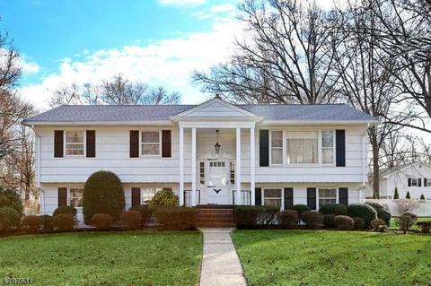172 Kennedy Ct, Paramus, NJ 07652 photo 1