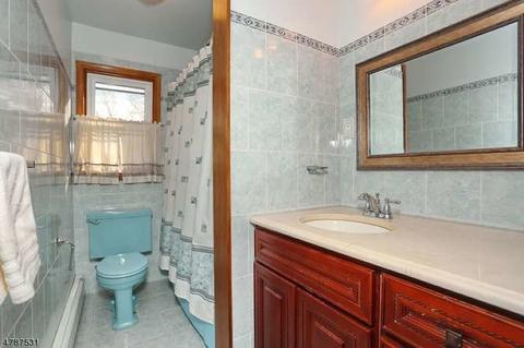 172 Kennedy Ct, Paramus, NJ 07652 photo 14