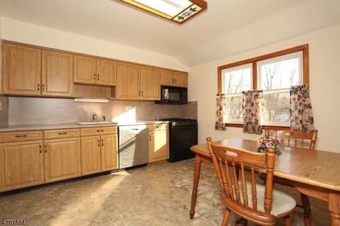 172 Kennedy Ct, Paramus, NJ 07652 photo 7