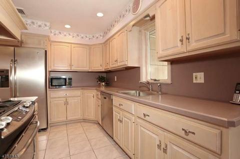 16 Hess Ct, Upper Saddle River, NJ 07458 photo 9