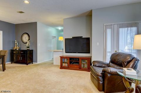 614 Brittany Dr, Wayne, NJ 07470 photo 9