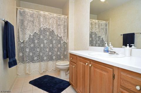 114 Butternut Dr, Wayne, NJ 07470 photo 18