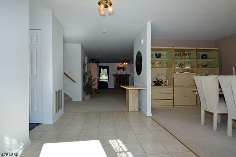 114 Butternut Dr, Wayne, NJ 07470 photo 4