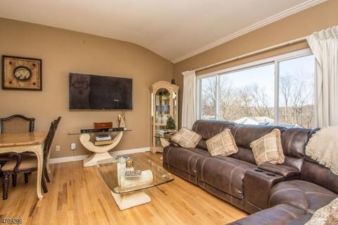 42 Highview Ter, Dover, NJ 07801 photo 2