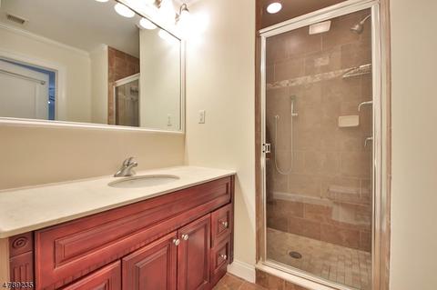 35 Michael Ln, Wallington, NJ 07057 photo 17