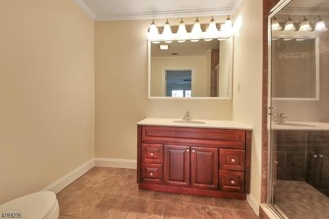35 Michael Ln, Wallington, NJ 07057 photo 16