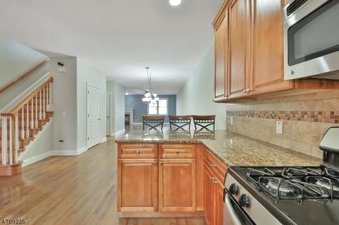 35 Michael Ln, Wallington, NJ 07057 photo 10