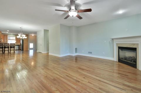 35 Michael Ln, Wallington, NJ 07057 photo 5