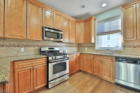 35 Michael Ln, Wallington, NJ 07057 photo 6