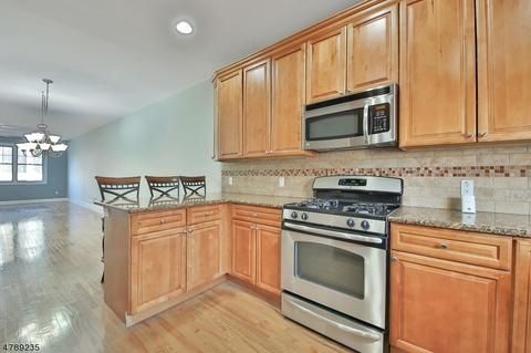 35 Michael Ln, Wallington, NJ 07057 photo 8