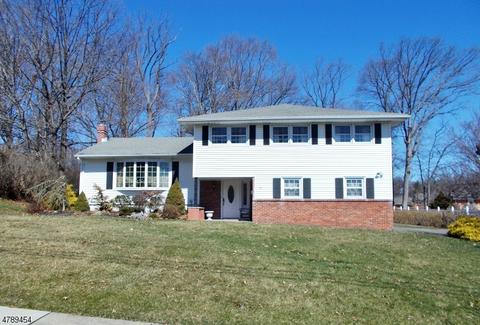 36 Kossuth Pl, Wayne, NJ 07470 photo 1