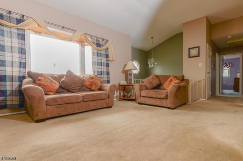 58 Highview Ter, Dover, NJ 07801 photo 4