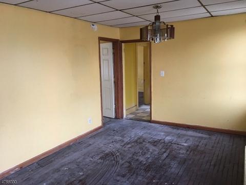 210 E 9th Ave, Roselle, NJ 07203 photo 18
