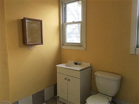 210 E 9th Ave, Roselle, NJ 07203 photo 13