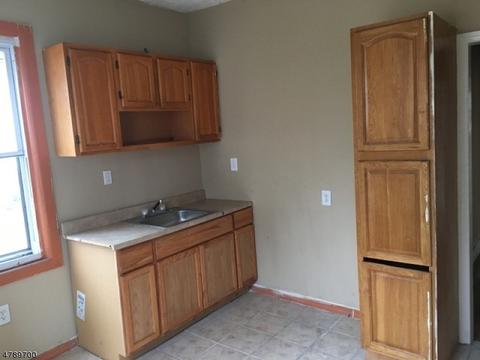 210 E 9th Ave, Roselle, NJ 07203 photo 11