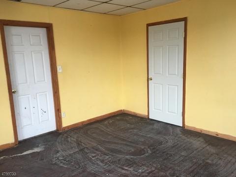 210 E 9th Ave, Roselle, NJ 07203 photo 23