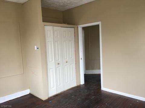 210 E 9th Ave, Roselle, NJ 07203 photo 6