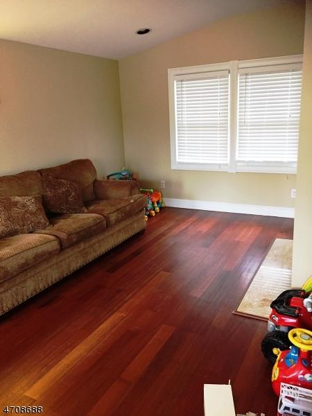 60 Beechwood Dr, Wayne, NJ 07470 photo 8