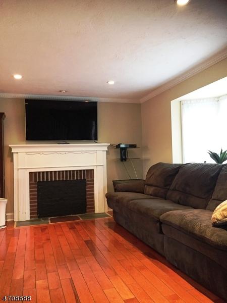 60 Beechwood Dr, Wayne, NJ 07470 photo 9
