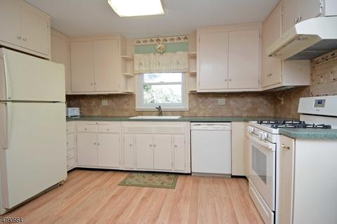 20 Wendt Ln, Wayne, NJ 07470 photo 9