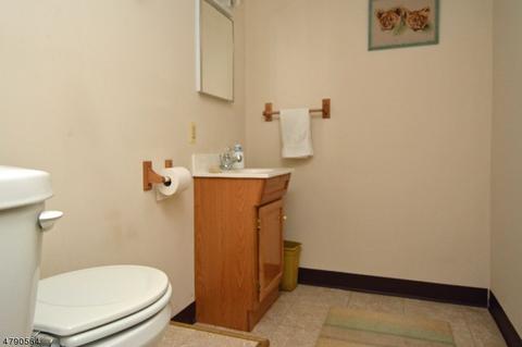 20 Wendt Ln, Wayne, NJ 07470 photo 17