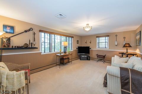 178 Fredrick St, Paramus, NJ 07652 photo 4