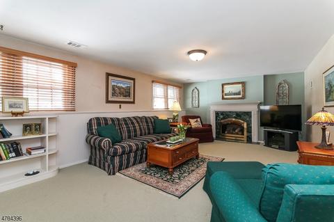230 Sutton Dr, Berkeley Heights, NJ 07922 photo 9