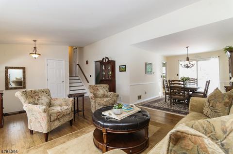 230 Sutton Dr, Berkeley Heights, NJ 07922 photo 3
