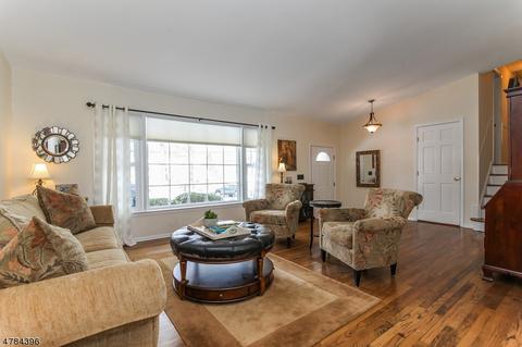230 Sutton Dr, Berkeley Heights, NJ 07922 photo 2