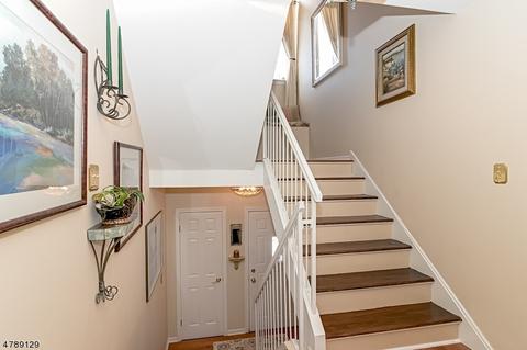 7 Daisy Rd, Berkeley Heights, NJ 07922 photo 2