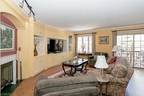 7 Daisy Rd, Berkeley Heights, NJ 07922 photo 3