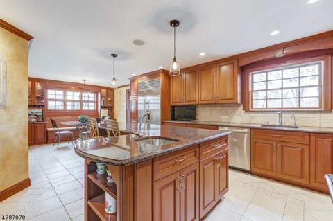 9 Twombly Dr, Summit, NJ 07901 photo 3