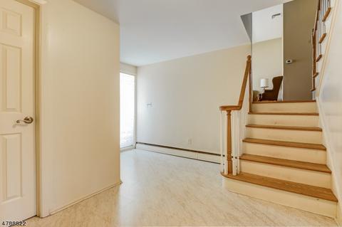 26 Cypress Ter, Springfield, NJ 07081 photo 2