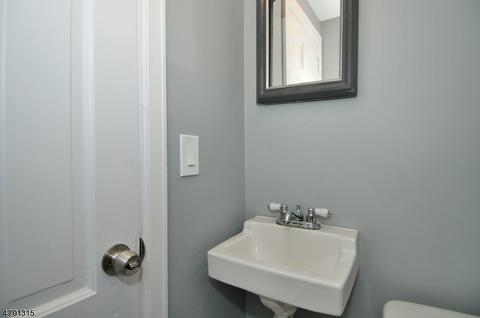 132 E 5th Ave, Roselle, NJ 07203 photo 8