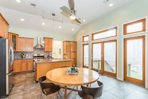 72 Cedar Pl, Wayne, NJ 07470 photo 3