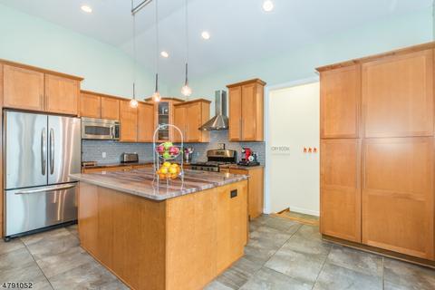 72 Cedar Pl, Wayne, NJ 07470 photo 4