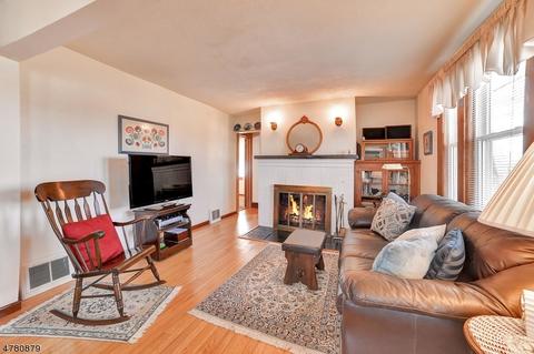 78 Suters Ln, Wayne, NJ 07470 photo 4