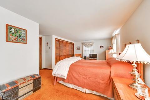 78 Suters Ln, Wayne, NJ 07470 photo 12