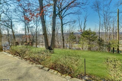 78 Suters Ln, Wayne, NJ 07470 photo 3
