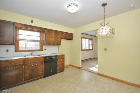 11 Lucas Ln, Wayne, NJ 07470 photo 11